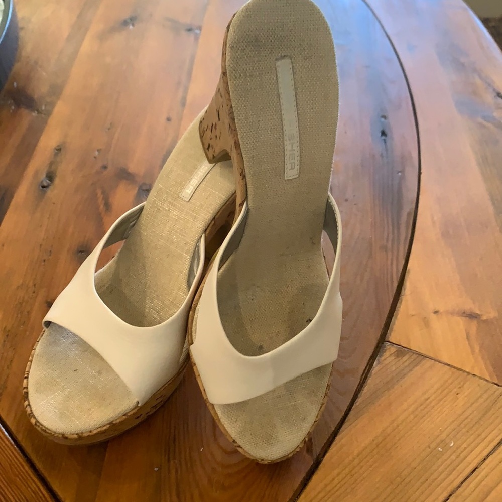 Marc Fisher size 8.5 white heel